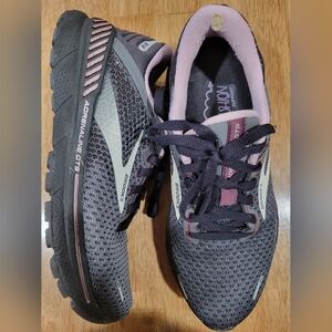 Womens Brooks Running shoes